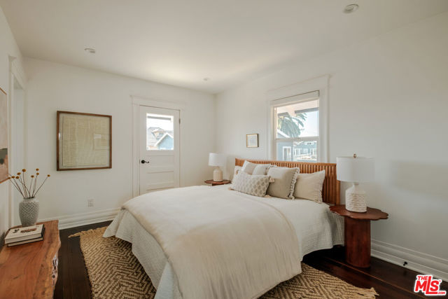 2907 Halldale Avenue, Los Angeles CA: https://media.crmls.org/mediaz/bbc55b7f-eb0e-4eb5-a134-aca54be40221.jpg