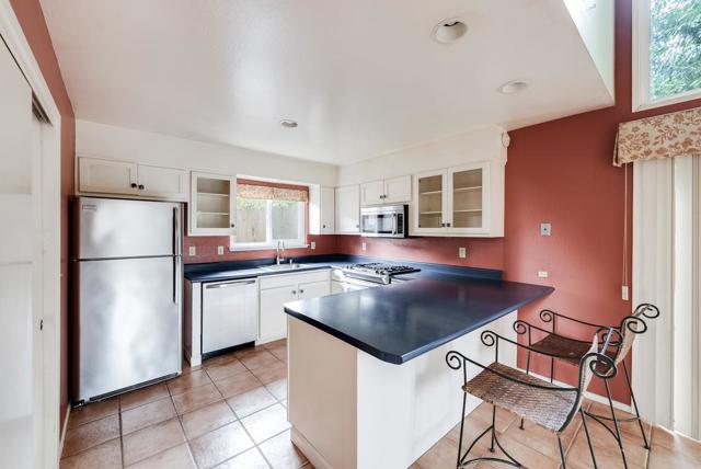 208 Spreckels Drive, Aptos CA: https://media.crmls.org/mediaz/bbc6297d-7003-4d14-bc2b-bc2ea43e4078.jpg