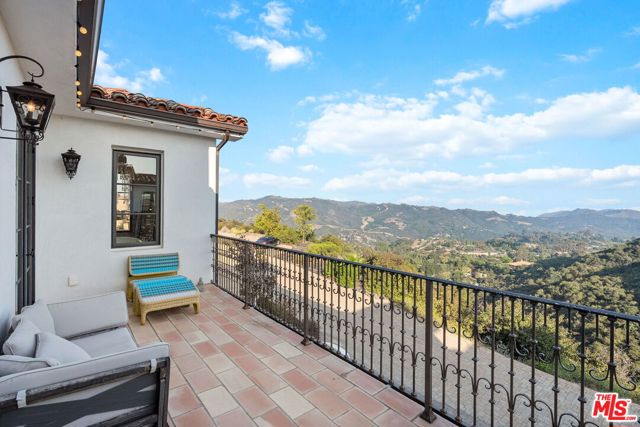 1650 Luse Tank Road, Topanga CA: https://media.crmls.org/mediaz/bbc6d44b-8e83-4bbd-a60c-14b60e5e3ff4.jpg