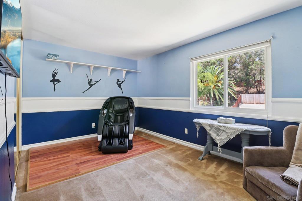 MLS #250035843SD img 35