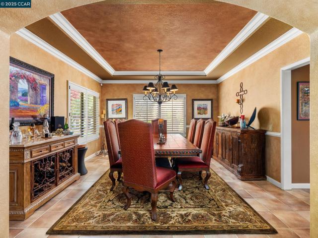 4640 Kingswood Dr, Danville CA: https://media.crmls.org/mediaz/bbc76bba-a442-4e2e-8c20-300c6e0589ae.jpg