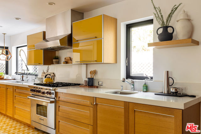 2806 Sunday Trail, Los Angeles CA: https://media.crmls.org/mediaz/bbc7984c-17c9-4623-873e-8e4cc744a871.jpg