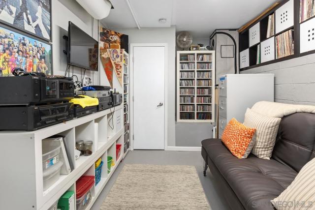 4533 Gesner St, San Diego CA: https://media.crmls.org/mediaz/bbc7dbd1-f4d1-4817-815a-585d275ff3cd.jpg