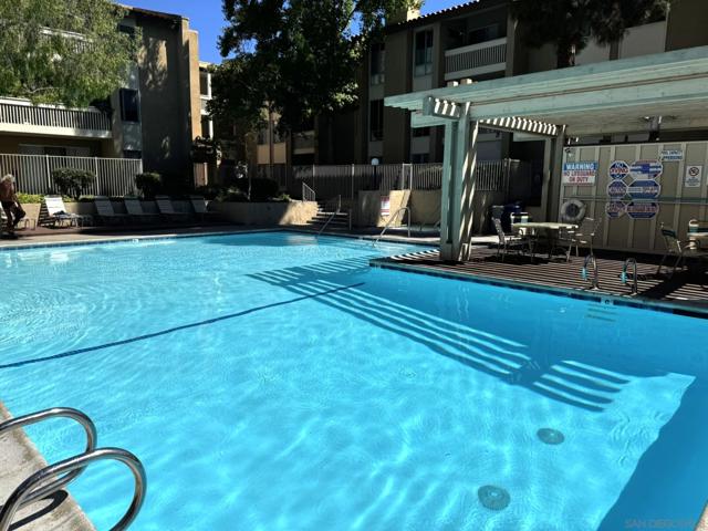 1885 Diamond St, San Diego CA: https://media.crmls.org/mediaz/bbc7ead6-0215-4232-a559-6cb8af7f04f7.jpg