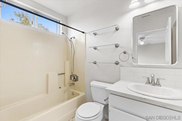 5356 Malcolm St, Oceanside CA: https://media.crmls.org/mediaz/bbc7fc61-e2c5-4916-95e7-de5a09d31f80.jpg