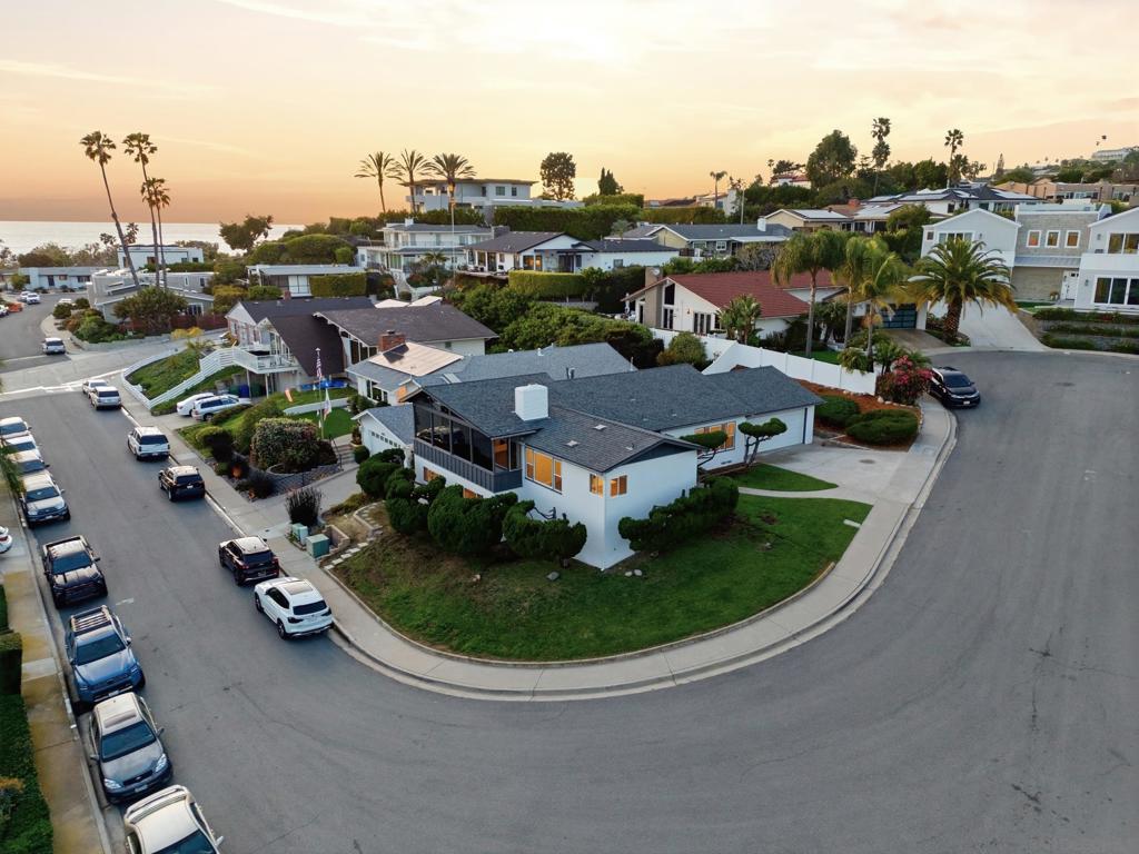 934 Candlelight Place - photo 2