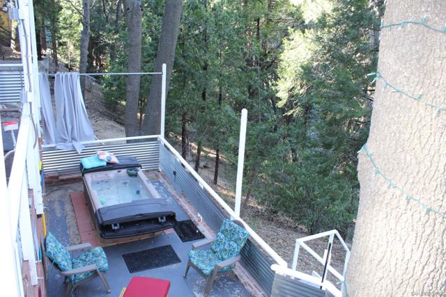 23984 SKYLAND DR, Crestline CA: https://media.crmls.org/mediaz/bbc8adbe-9c9a-45c4-962c-e6c8b09b77b8.jpg