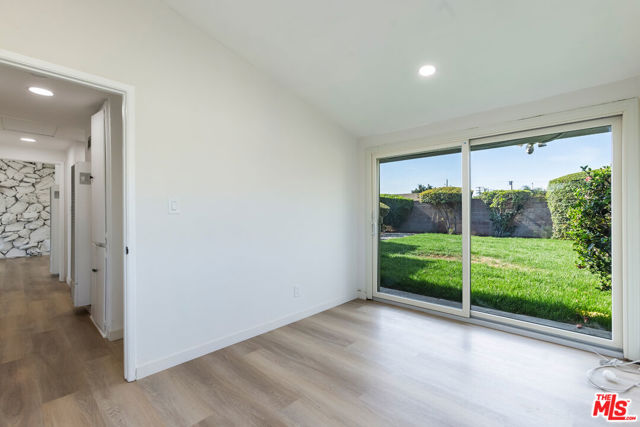 424 Markton Street, Los Angeles CA: https://media.crmls.org/mediaz/bbca67b4-4169-4971-8756-4171a64afa9c.jpg