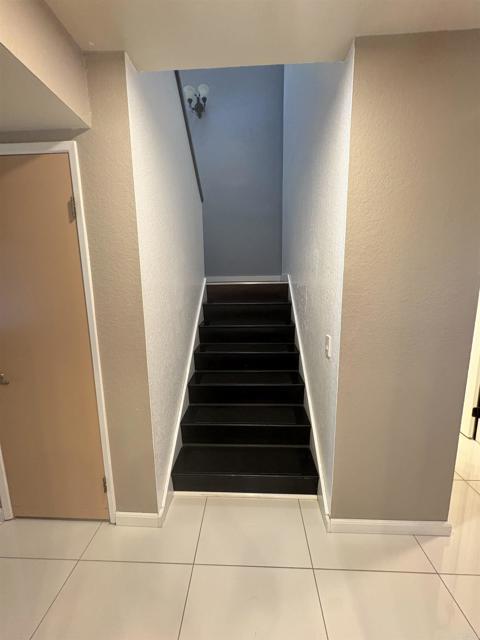 Detail Gallery Image 10 of 24 For 931 Martin Dr #3,  Escondido,  CA 92026 - 2 Beds | 2 Baths