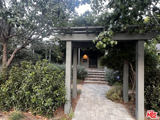 5105 Morella Avenue, Valley Village CA: https://media.crmls.org/mediaz/bbcb87e8-483a-450c-9e91-8534326a38d9.jpg