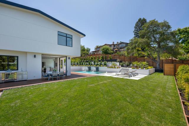 3964 Jefferson Avenue, Redwood City CA: https://media.crmls.org/mediaz/bbcbd436-df5b-4753-9624-d458fabeb080.jpg