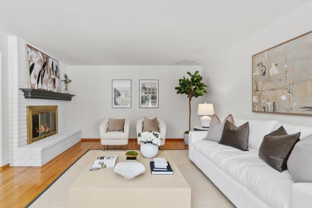 2050 Wooded Glen Drive, Los Altos CA: https://media.crmls.org/mediaz/bbcd10ef-f1c8-46d1-8bbc-f2eac9ccc992.jpg