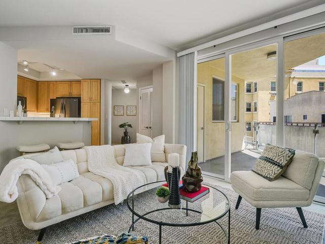 1601 India St, San Diego CA: https://media.crmls.org/mediaz/bbcd240a-1a30-474e-872a-a61cfb438f9b.jpg