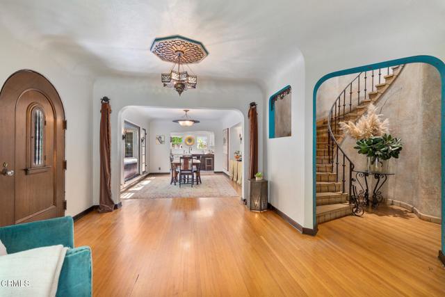 Detail Gallery Image 4 of 64 For 2707 Hermosita Dr, Glendale,  CA 91208 - 3 Beds | 3/1 Baths