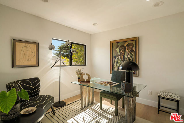 1615 Sargent Place, Los Angeles CA: https://media.crmls.org/mediaz/bbcdb97d-4c8a-4321-8e14-66f940d9f75d.jpg