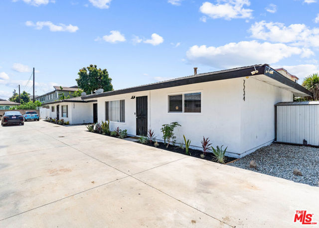 7232 Wyoming Street, Westminster CA: https://media.crmls.org/mediaz/bbce4859-2713-45db-93d4-7591a58c2d4a.jpg