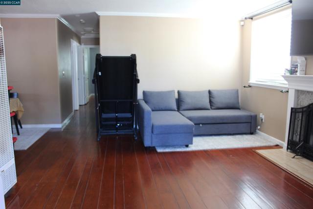 2956 Mckenzie Dr, Richmond CA: https://media.crmls.org/mediaz/bbce7545-aba9-40bf-a40a-e55a45feb75d.jpg