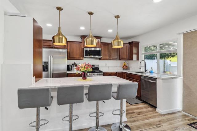 2044 Siegle Dr, Lemon Grove CA: https://media.crmls.org/mediaz/bbcef223-8b10-449c-b47c-79d9a14c0a06.jpg