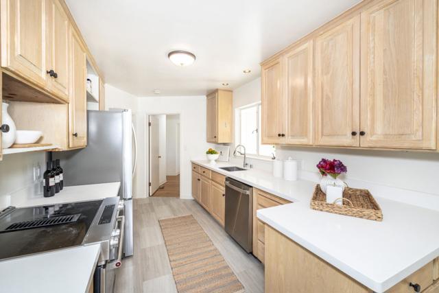 510 Valencia Drive, Los Altos CA: https://media.crmls.org/mediaz/bbd051fb-1088-4ca1-83ec-37aa4798dc6f.jpg
