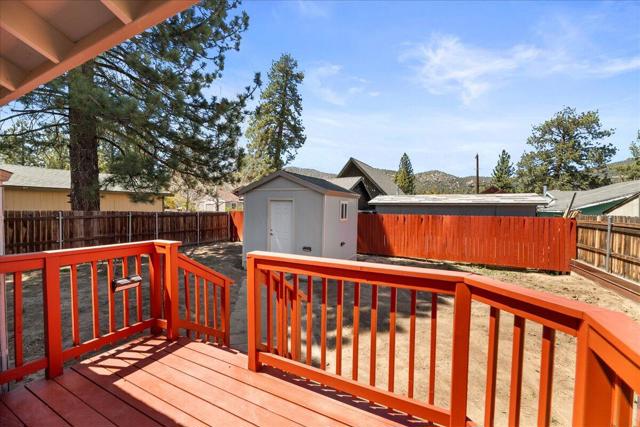 773 W Aeroplane Boulevard, Big Bear CA: https://media.crmls.org/mediaz/bbd1071a-376b-43f1-b40b-92cdf7656a3b.jpg