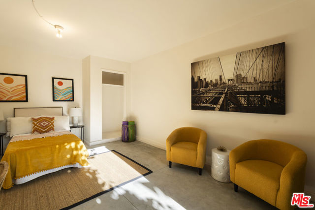 3010 11th Avenue, Los Angeles CA: https://media.crmls.org/mediaz/bbd13d9f-4ad6-4dc9-af51-c1f362af805c.jpg