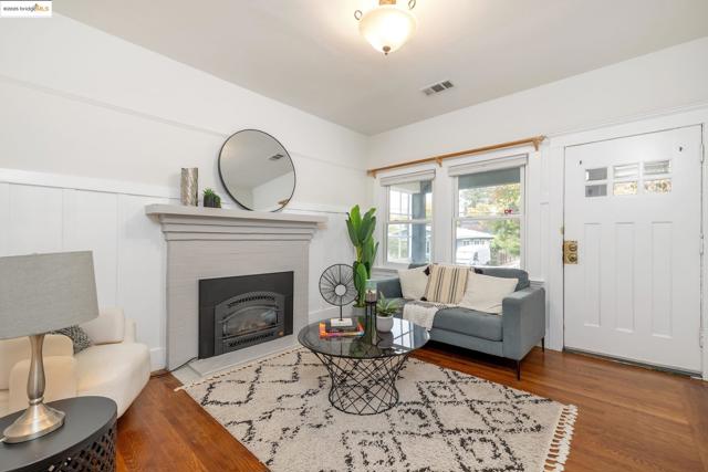 2406 10th, Berkeley CA: https://media.crmls.org/mediaz/bbd164e3-d772-4bf7-80eb-3a4ccc5c7636.jpg