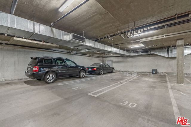5806 Waring Avenue, Los Angeles CA: https://media.crmls.org/mediaz/bbd165b5-919d-48f1-881d-b1cd7ac06e5e.jpg