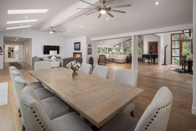 5041 El Secreto, Rancho Santa Fe CA: https://media.crmls.org/mediaz/bbd20e2a-308b-418e-a959-4d430f37a385.jpg