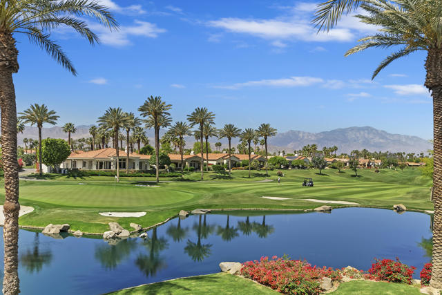 359 Desert Holly Drive, Palm Desert CA: https://media.crmls.org/mediaz/bbd2579b-7d87-4de7-90bb-8d50d6497d9b.jpg