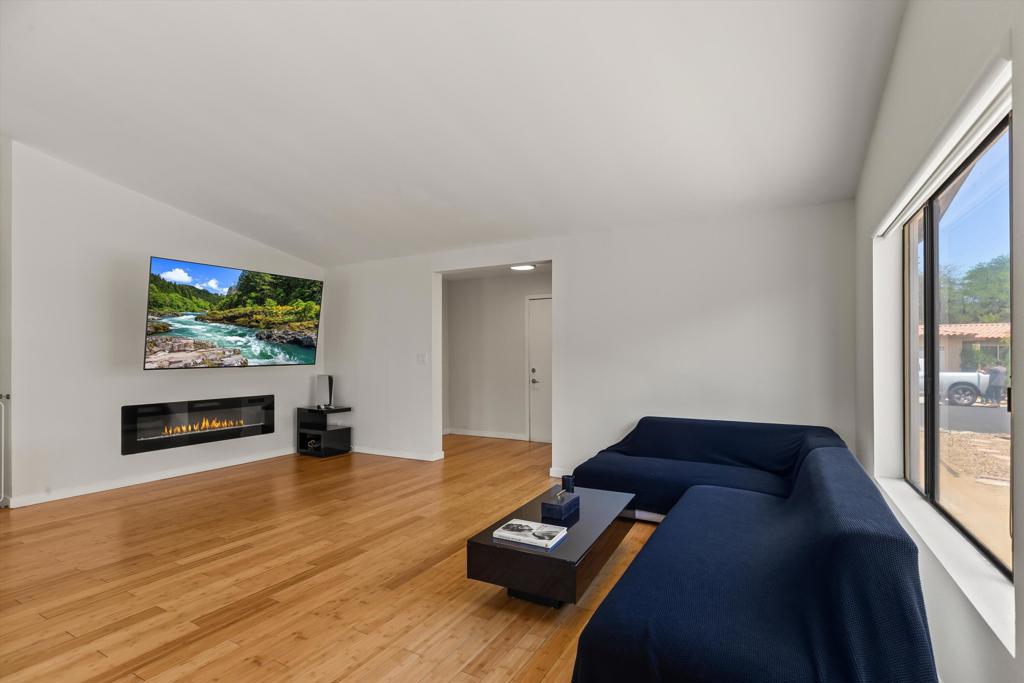 MLS #219149313DA image #1