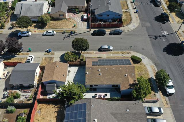 27830 Thackeray Ave, Hayward CA: https://media.crmls.org/mediaz/bbd2692f-fc03-4b86-b22e-5d8edbb80f21.jpg