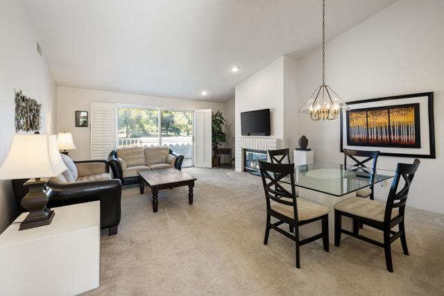 357 Desert Falls E Drive, Palm Desert CA: https://media.crmls.org/mediaz/bbd3022b-43af-4b7c-8424-2b5475b5edd9.jpg