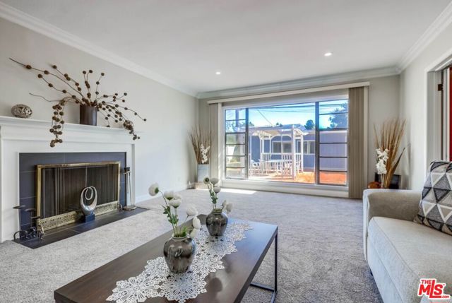 1060 E 45th Way, Long Beach CA: https://media.crmls.org/mediaz/bbd35fbf-e581-4aec-b9b1-03d65733f5d2.jpg