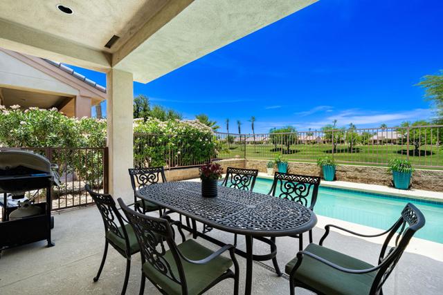 78300 Willowrich Drive, Palm Desert CA: https://media.crmls.org/mediaz/bbd396d3-4ab1-47bf-b5cf-82be1873222f.jpg