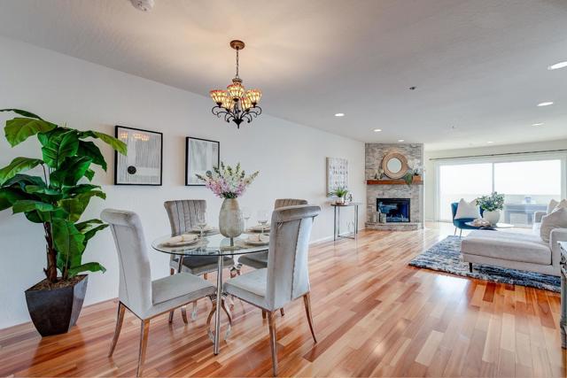 933 Shoreline Drive, Alameda CA: https://media.crmls.org/mediaz/bbd5b72e-309f-488a-b90c-967f0ebe7aaa.jpg