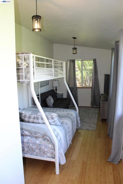 Image 6 of 20 For 536 Williams St