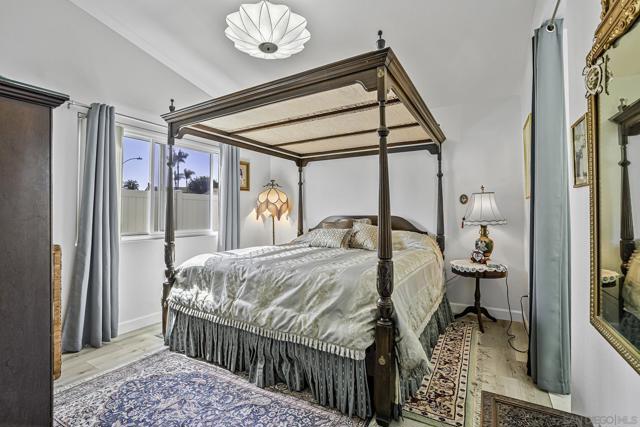 5241 Alamosa Park Dr, Oceanside CA: https://media.crmls.org/mediaz/bbd606e1-3f51-4906-8c9d-1cebb4806de4.jpg