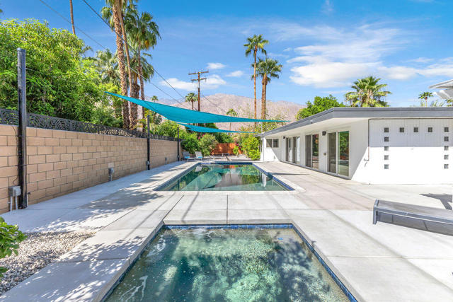 1075 E Sunny Dunes Road, Palm Springs, CA 92264