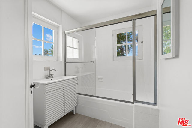 808 Woodacres Road, Santa Monica CA: https://media.crmls.org/mediaz/bbd742c4-de0a-411d-aed7-541e36746976.jpg