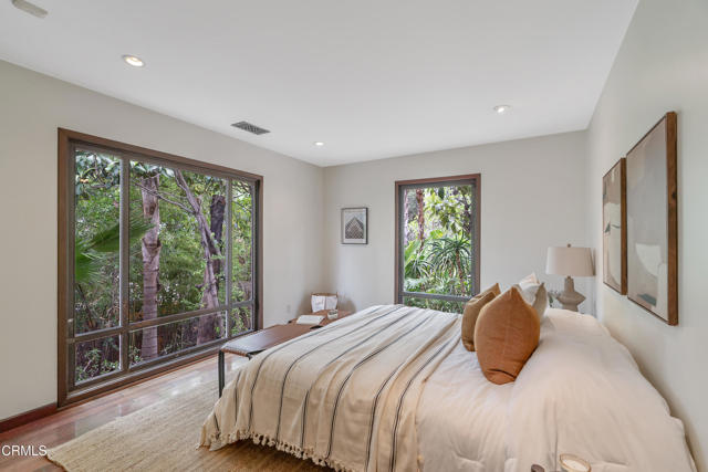 1949 Preston Avenue, Los Angeles CA: https://media.crmls.org/mediaz/bbd793d9-513e-424a-803a-d3111db336c3.jpg