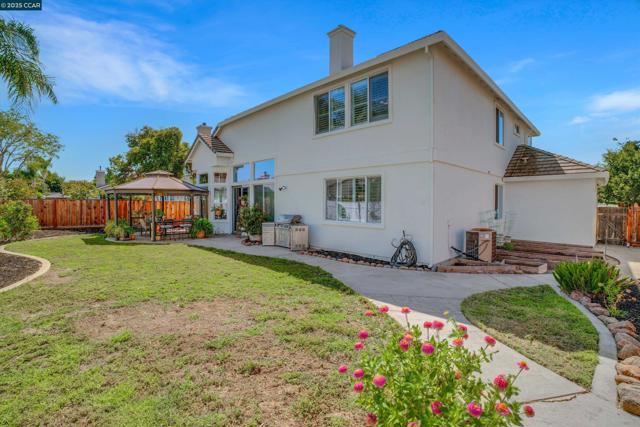 2856 Gardenside Ct, Brentwood CA: https://media.crmls.org/mediaz/bbd7b928-7d8c-4416-b38e-07a9e8232ab0.jpg