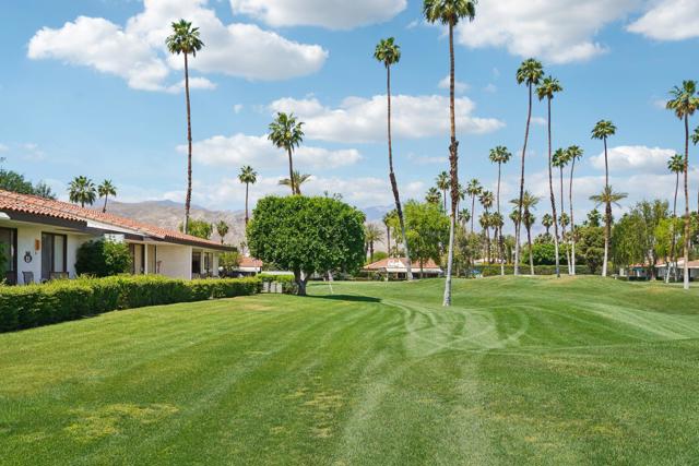 10 Padron Way, Rancho Mirage CA: https://media.crmls.org/mediaz/bbd7d637-776d-4fc2-834b-5ebf0ee9a6e9.jpg