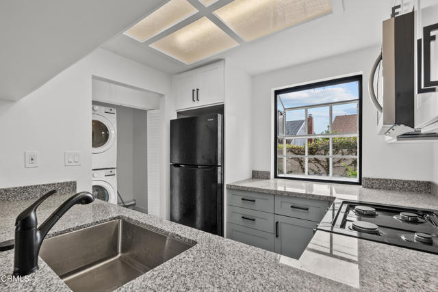 Detail Gallery Image 11 of 29 For 1223 Chelan Ln, Ventura,  CA 93004 - 1 Beds | 1/1 Baths