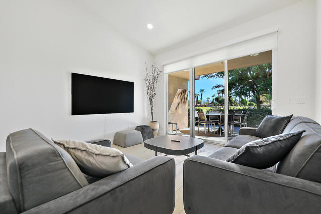 24 Haig Drive, Rancho Mirage CA: https://media.crmls.org/mediaz/bbd8e321-d19d-44ed-8451-35a9a60123cd.jpg