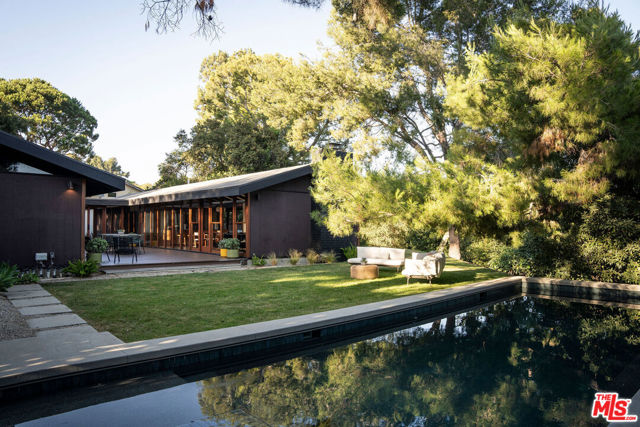 2050 La Fremontia Street, South Pasadena CA: https://media.crmls.org/mediaz/bbd948cd-7f64-4fea-896c-8b297c5b5e16.jpg