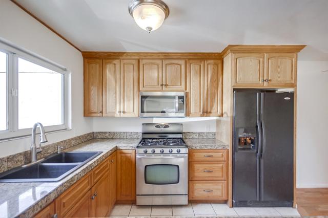 Detail Gallery Image 11 of 46 For 10248 Princess Sarit Way #0,  Santee,  CA 92071 - 2 Beds | 1 Baths