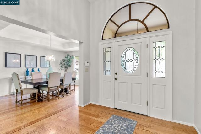 109 Bria Ct, Walnut Creek CA: https://media.crmls.org/mediaz/bbd96cd8-65f4-4bc9-8cbe-31aece49d59b.jpg