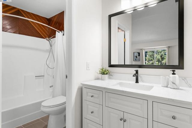 114 Hackamore Ln, Fremont CA: https://media.crmls.org/mediaz/bbd9a5a6-8bd6-4ae5-a052-d388013f09d6.jpg