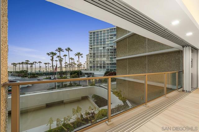 1820 Avenida Del Mundo, Coronado CA: https://media.crmls.org/mediaz/bbda0760-82f5-43fe-a0e0-b3d5e89996db.jpg