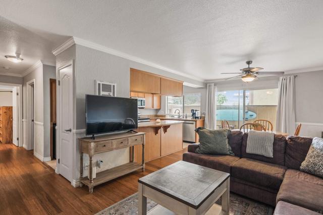 615 Fredricks ave, Oceanside CA: https://media.crmls.org/mediaz/bbda2fed-0e16-4223-a82b-c66d07b55ef4.jpg